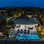 Luxury Pool Villa 608