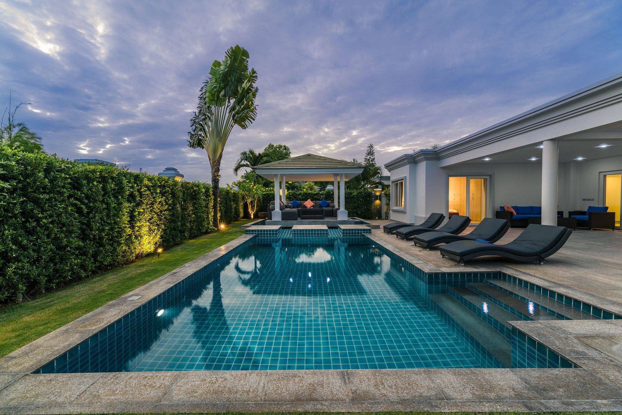 Luxury Pool 608 Pattaya